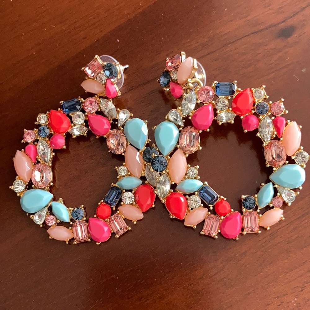 Multi colored stone tangling earrings